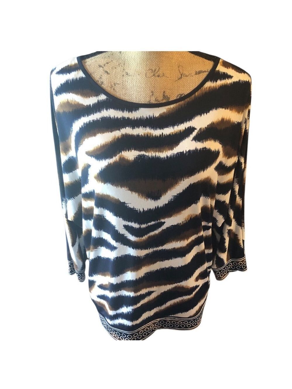 Alfred Dunner Top Size PL White Black Brown Animal Print